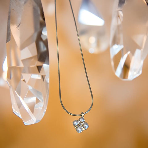 Kendra Scott Dira pearl gold necklace
