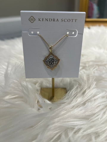 Kendra Scott Kacey Pendant Necklace